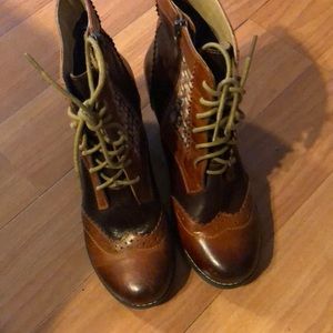Elite by corkys women boots size 6